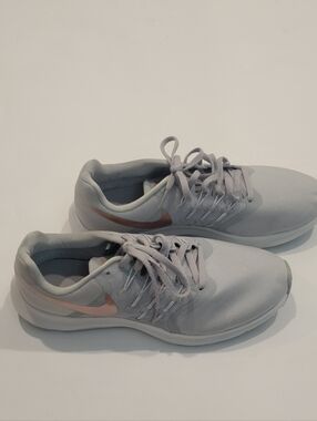 Nike Women’s Athletic Shoes - Light Gray with Rose Gold Swoosh